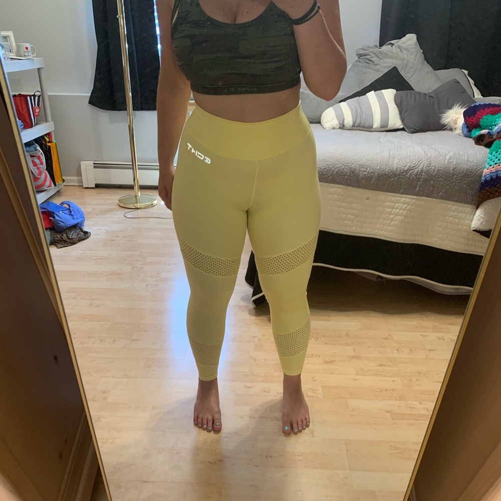 S ECHT Yellow Leggings